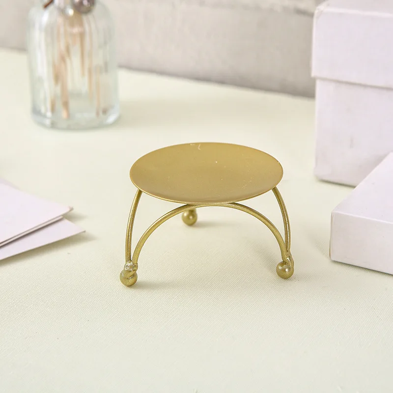 Цвета черного Металлика с девятью патронами Позолоченные подсвечники столб