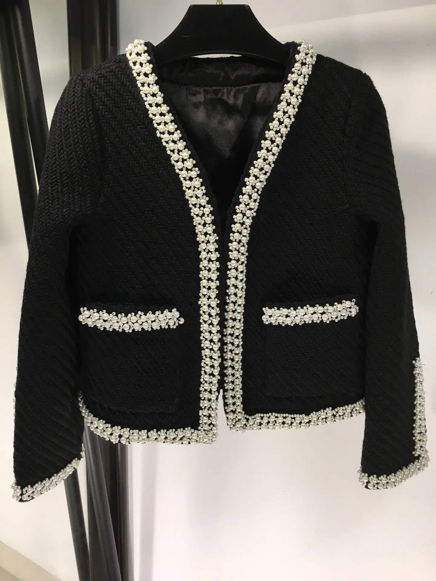 

High Ladies 2023 New Quality Fashion Long Sleeve V-neck Tweed Pearl Trim Jacket 1016
