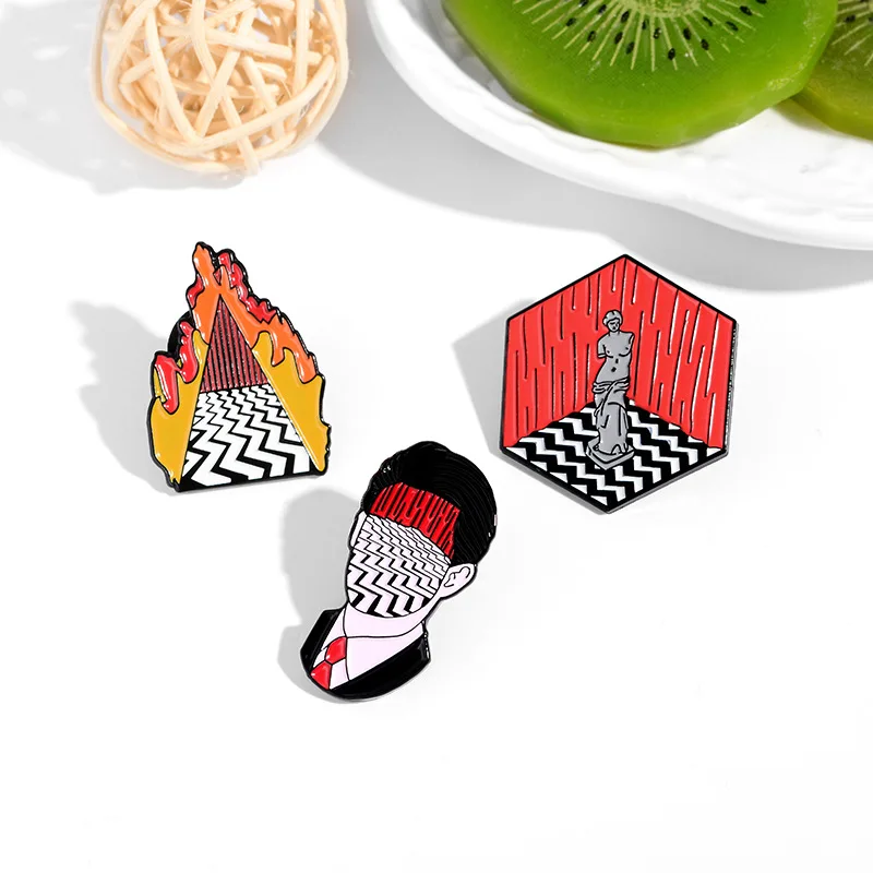 Украшения на шею из Линч Стиль эмали штырь Твин Пикс броши для рубашка с