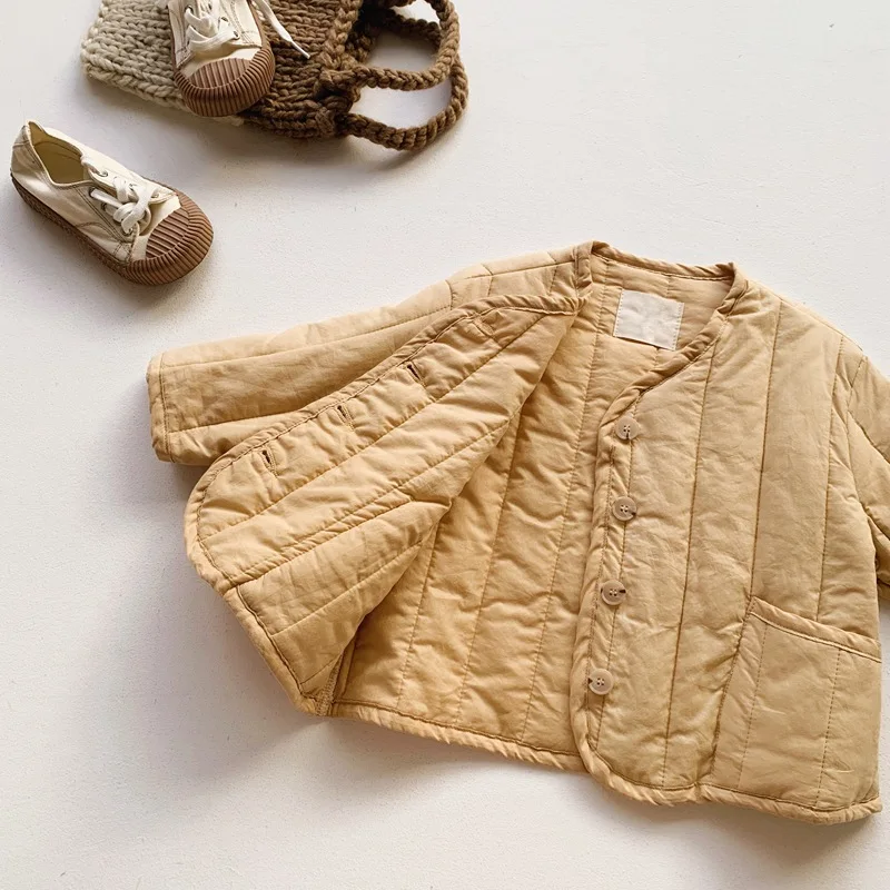 Куртка детская зимняя однобортная с круглым вырезом и длинным рукавом на возраст