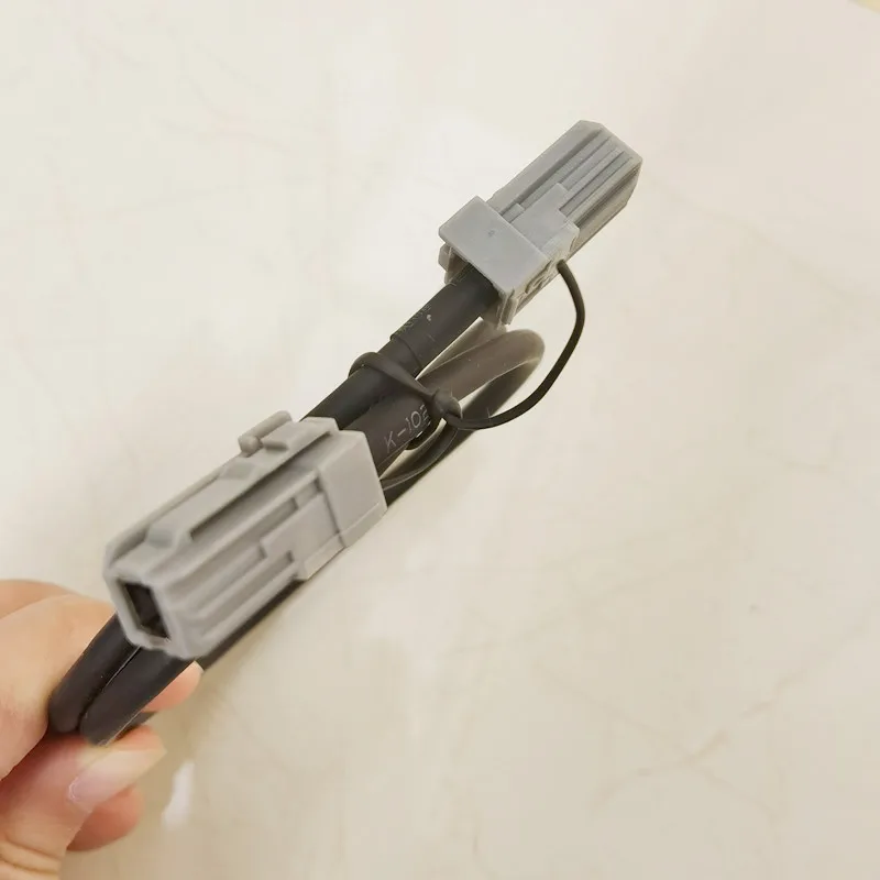 

The navigation cord harness from radio to cluster for a range rover sport