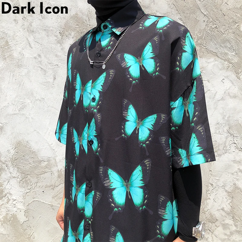Мужская рубашка в стиле оверсайз темно-зеленая уличная с бабочкой лето 2020 |
