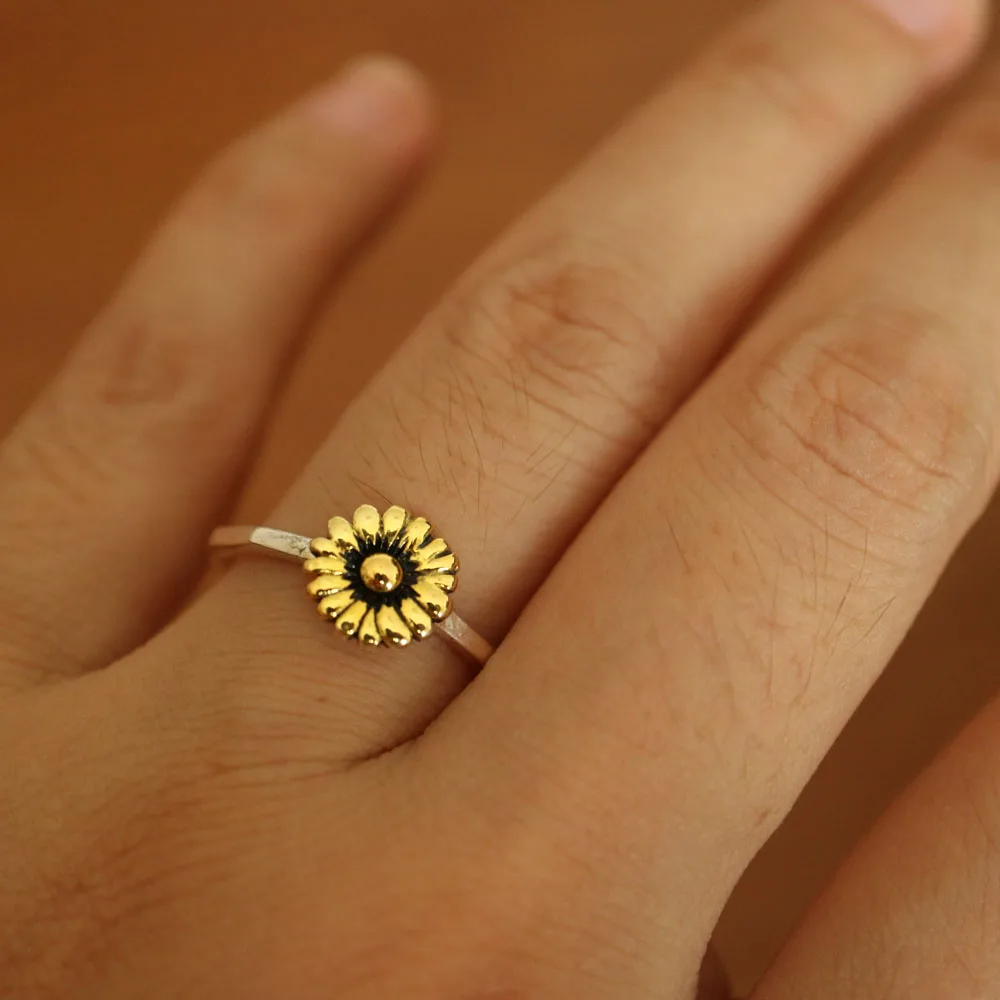 

Fashion green square Rings For Women New trendy crystal cubic zirconia stone rings for girls Romantic floral rhinestone ring