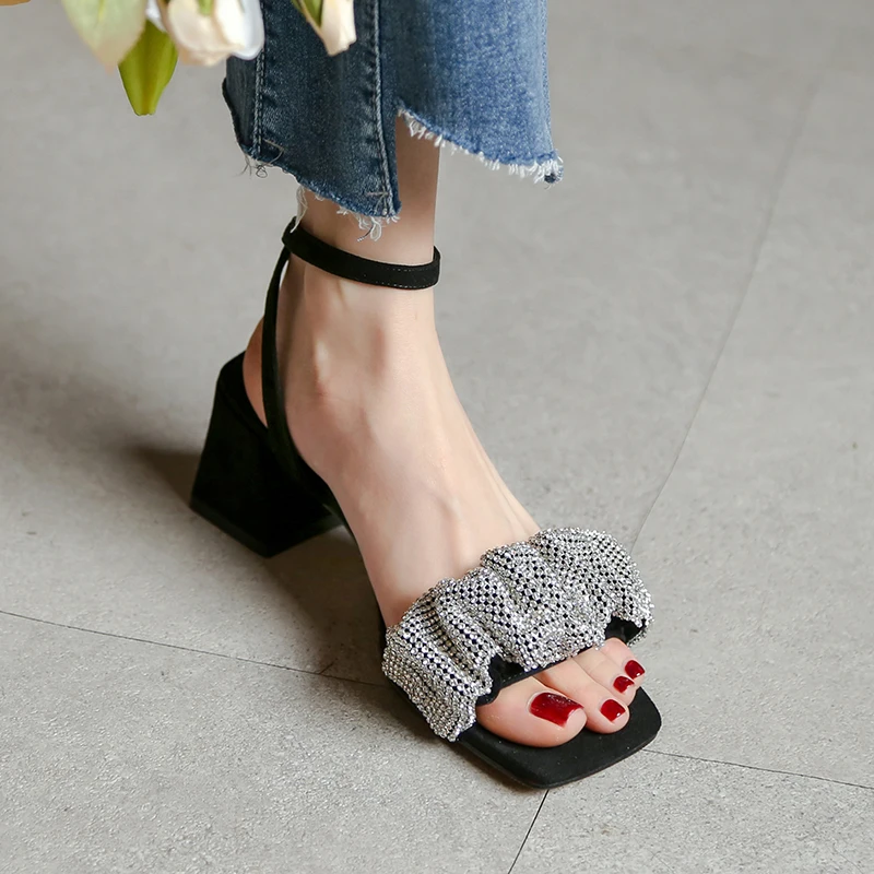 

Top 2021 Summer Sweet Buttoned Sandals Summer Newest Fashion Thick Heels Sandals Women Wedding Office Lady Shoes Woman