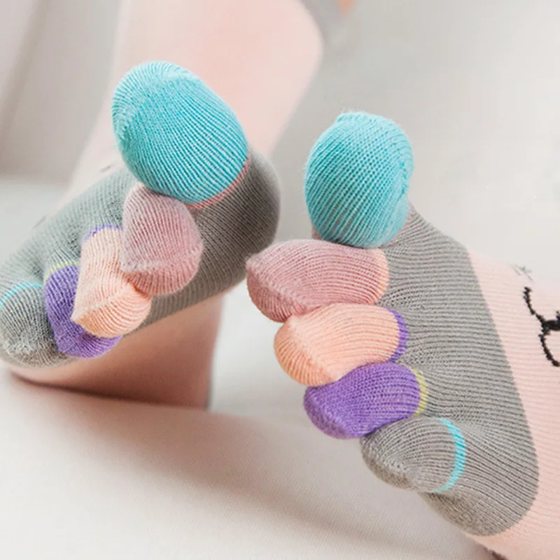 

Five Finger Socks Women Autumn and Winter Soft Quality Cotton Color Matching Cartoon Cat Expression Print Middle Tube Socks
