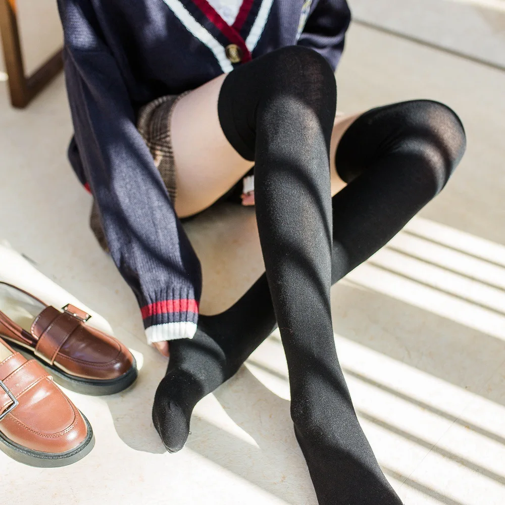 

Autumn Winter New Fund Crosses Knee Socks Female Cotton Stocking Stocking Pile Socks Pure Color Day Is Contracted Wholesale