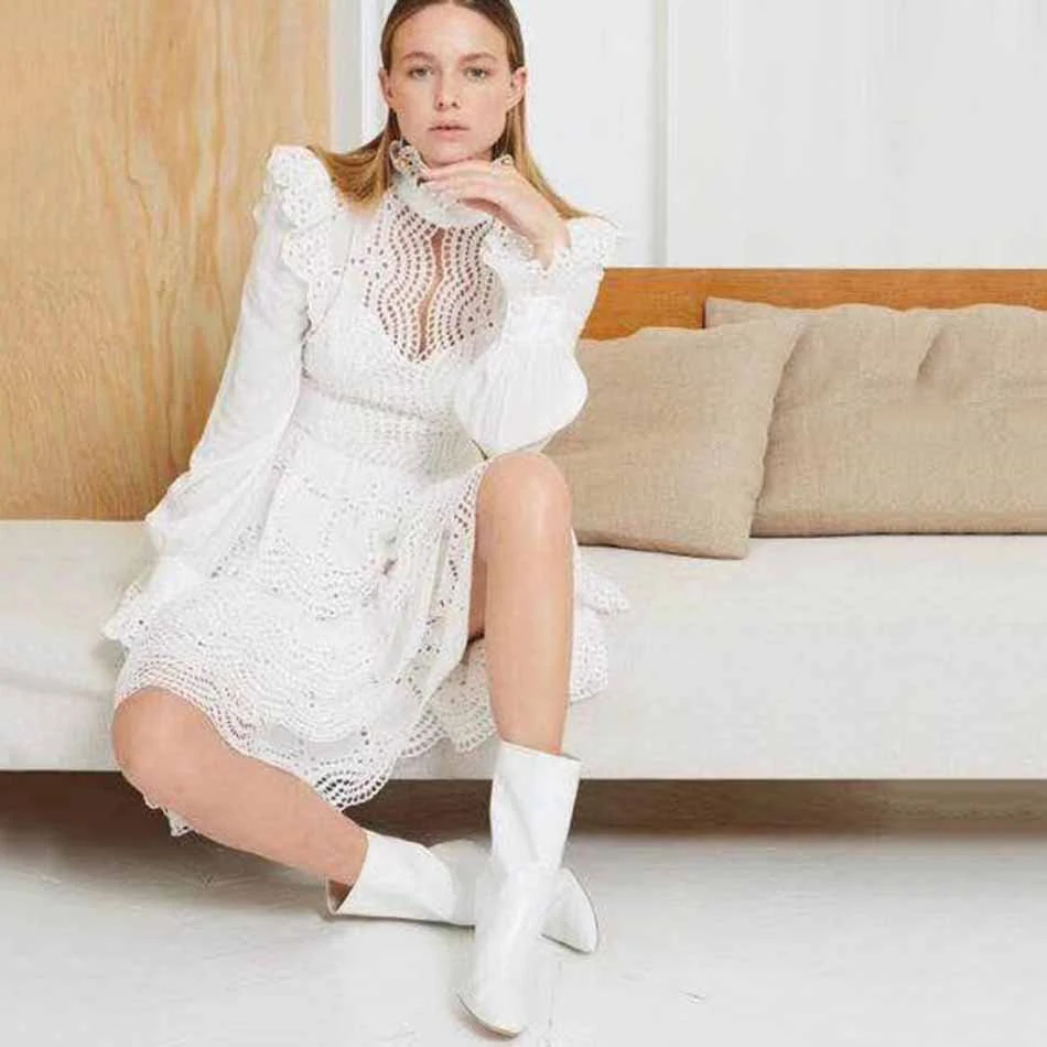 На раннюю осень новые женские туфли на плоской подошве с длинными рукавами