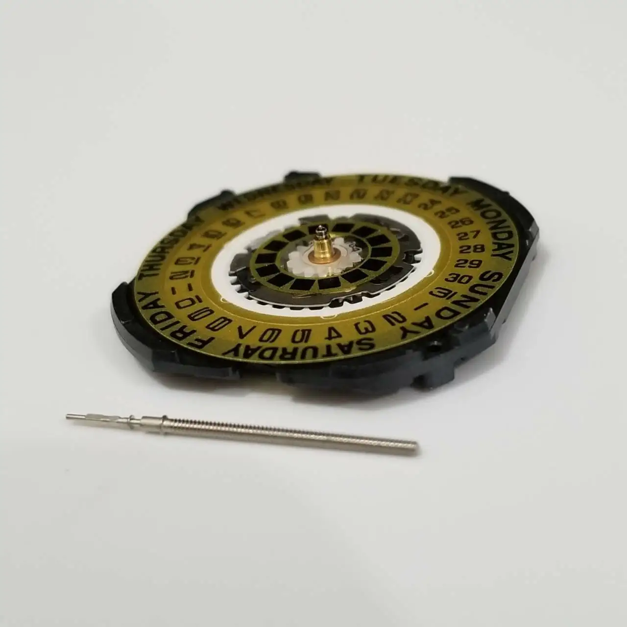 Кварцевые часы с датой и широким циферблатом для VX44E