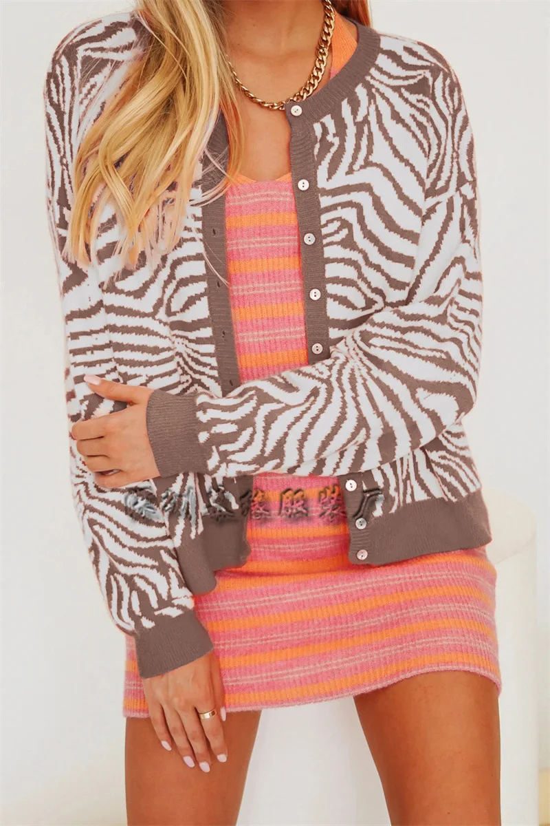 

2021 Autumn Winter New Temperament Office Lady Print Knit Cardigans Women O-Neck Woman Sweaters Donsignet