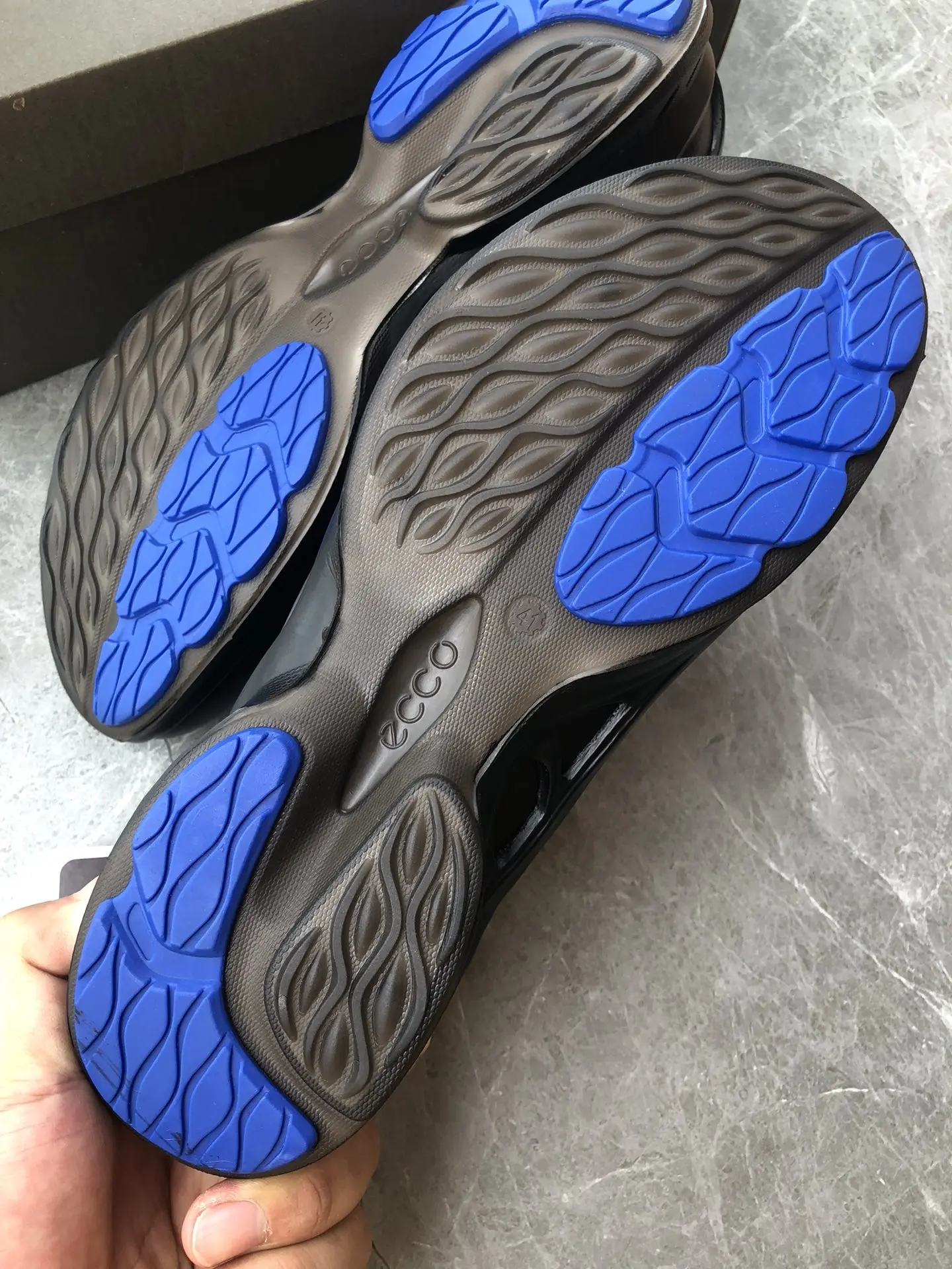 

The latest outdoor running shoes shipped, casual shoes brand!Synchronize the latest ECCO on the official website