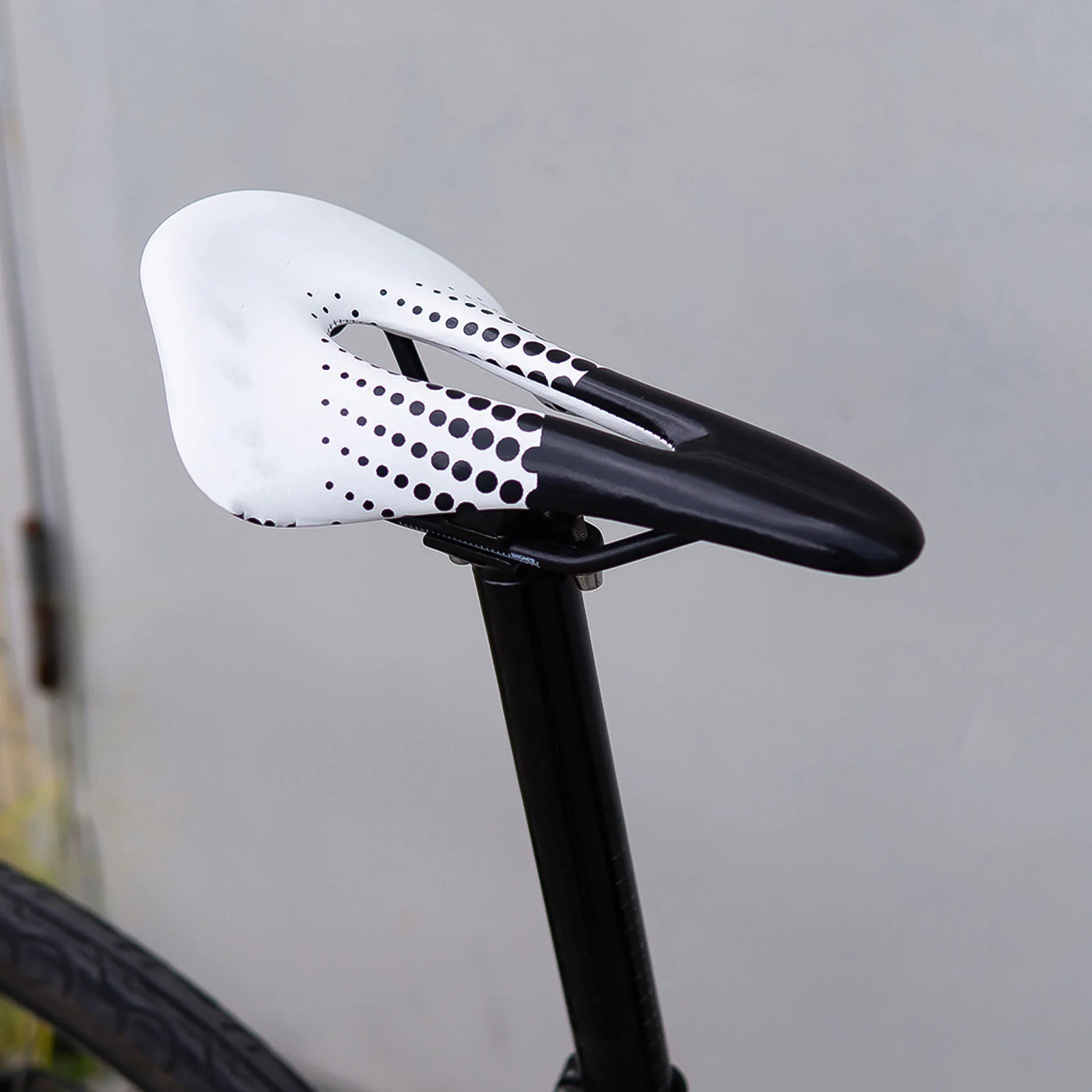 

Non-Slip Bicycle MTB Saddle Cushion Bicycle Hollow Saddle Cycling Road Mountain Bike Seat Bicycle For Mountain Bike Accessories