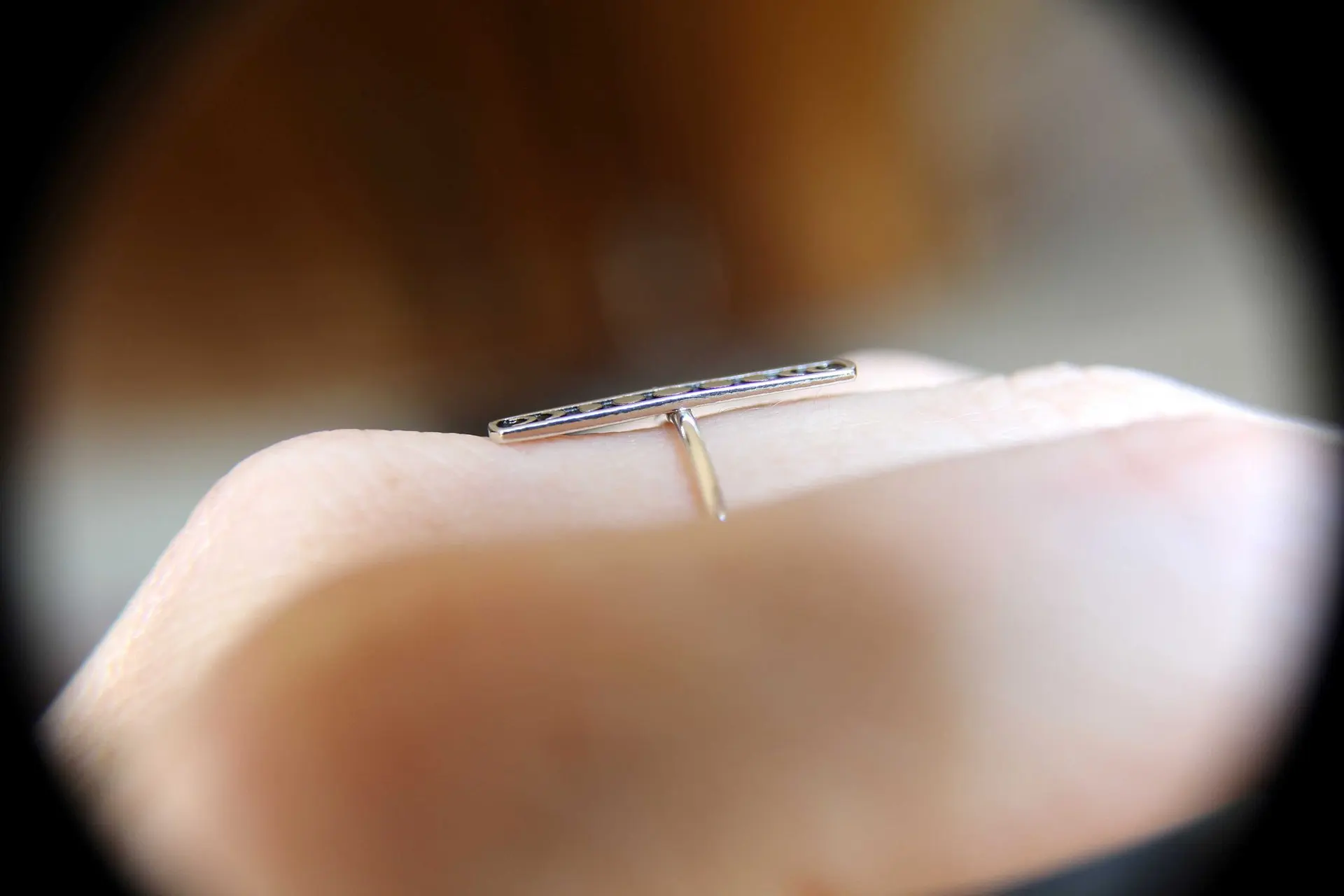 Кольцо для помолвки женское винтажное небольшое обручальное в уникальном стиле