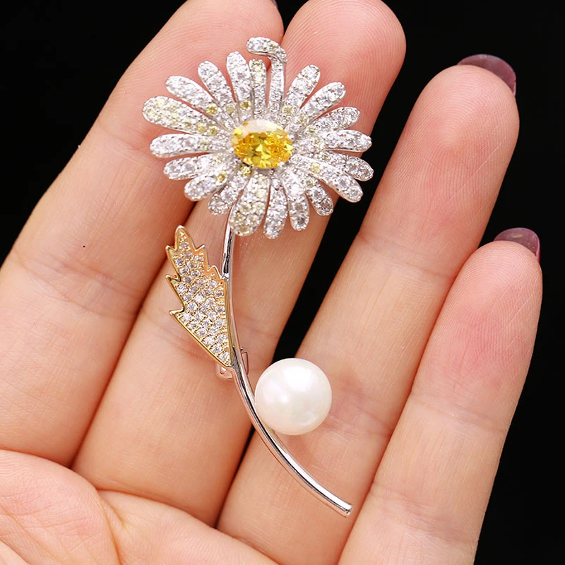 

Elegant Yellow Crystal Flower Brooches For Women 2020 Zirconia Pearl Sunflower Brooch Pins Jewelry broche femme bijoux de luxe