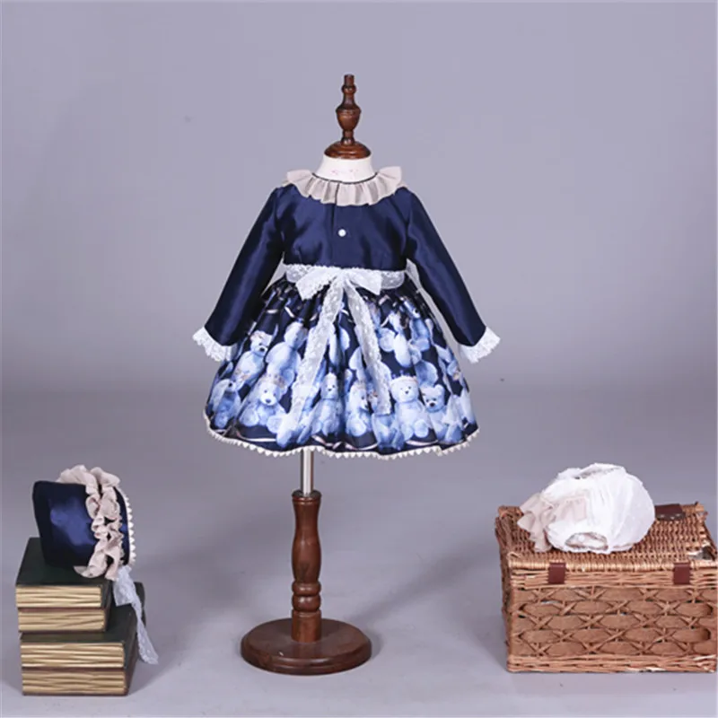 

Girls Smocking Dresses Spanish court dress Foral Princess Dress Infant Party Doll Day Dress Kid School Clothes hat+hairpin+dress
