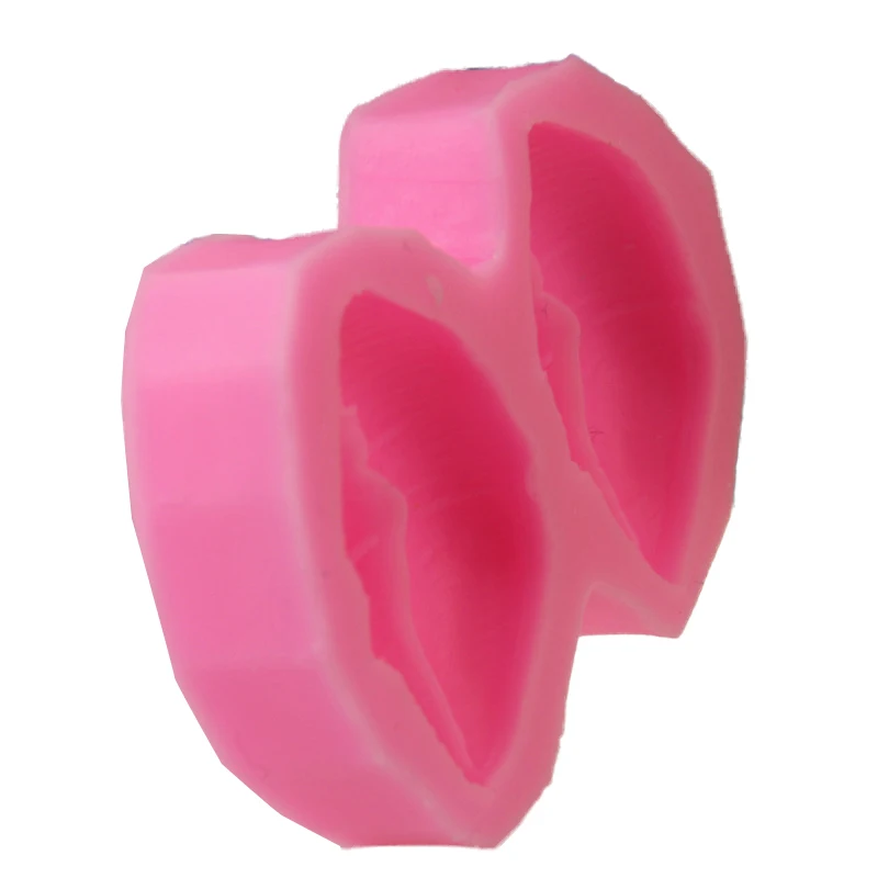 2. Силиконовая форма в форме губ с равномерным пламенем и красным свечением для