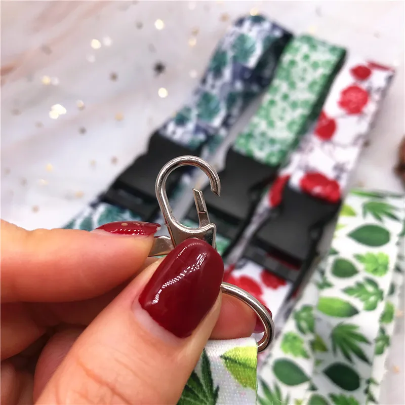 Ремешок на шею с изображением свежих цветов и листьев нейлоновый широкий