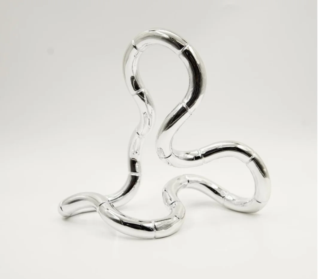 

Simple Modern Silver Plating Abstract Line Decorations Table Art Decoration Pendulum Stand Home Decoration Accessories