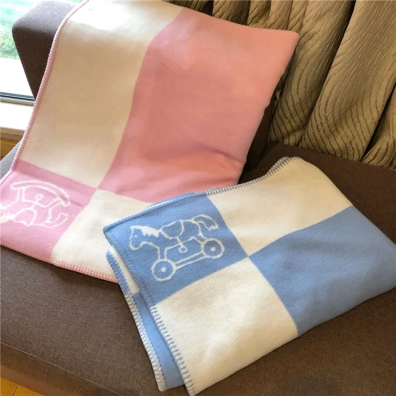 Baby Blannket New Infant Woolen Blanket With Cut Horse Pattern Pink&Blue Thick Thermal Bedding Blankets
