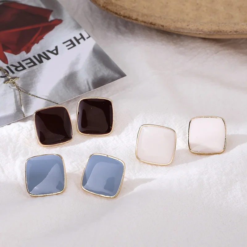 Квадратные серьги гвоздики в форме капель Показать Тонкий уход за кожей лица