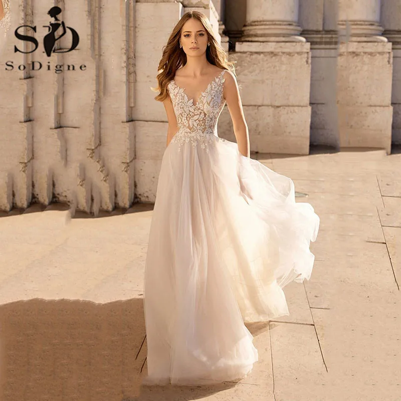 Купи SoDigne Boho Wedding Dress 2022 V Neck Sexy Backless Side Split Lace Bridal Dress Appliques Women Beach Ivory Wedding Gowns за 5,241 рублей в магазине AliExpress