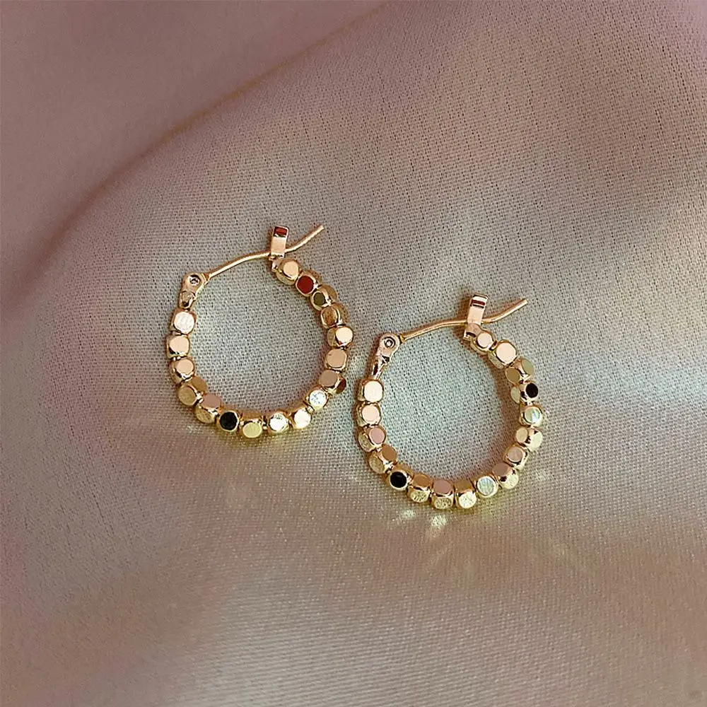 

Серьги-кольца в Корейском стиле, висячие ювелирные украшения в винтажном стиле, с перфорацией, с круглыми металлическими шариками, золотист...