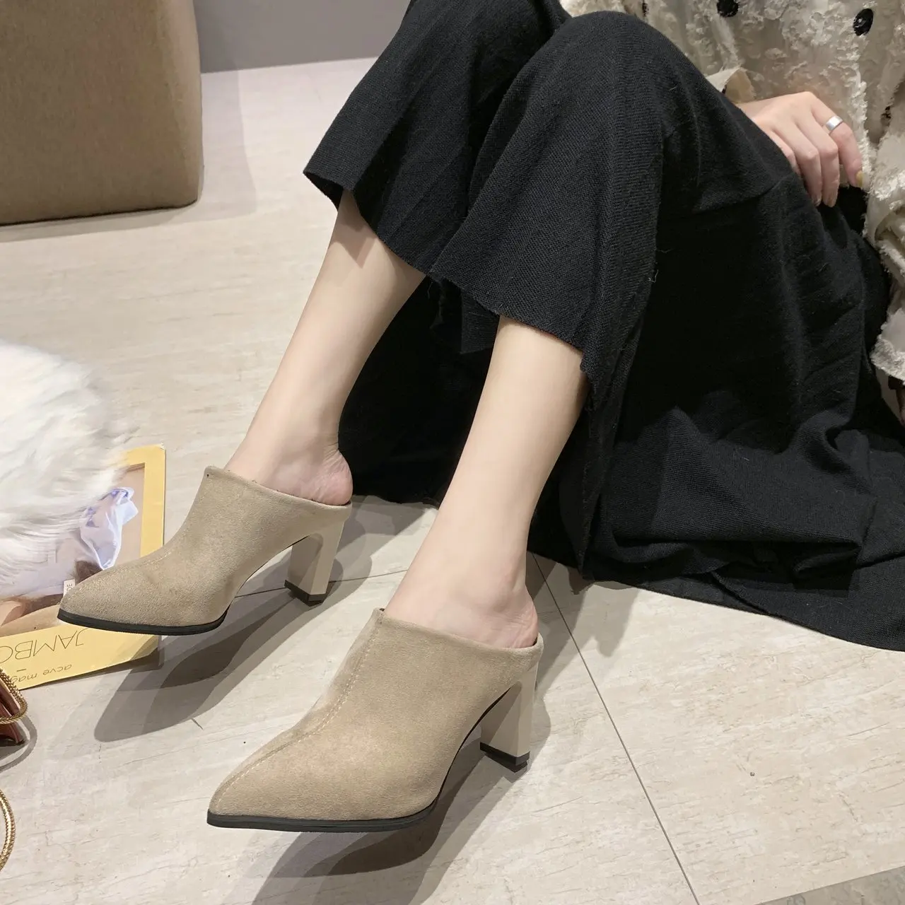 

2021C spring British style women's slippers popular new thick heel black comfortable women's shoes