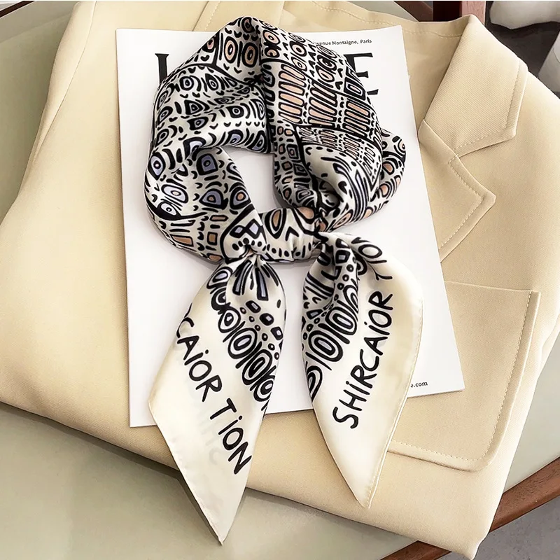 

2022 Fashion Plaid Scarves Women's Folar Classic cashew Totem Scarves 70*70cm Square Scarves Muslim Headscarves