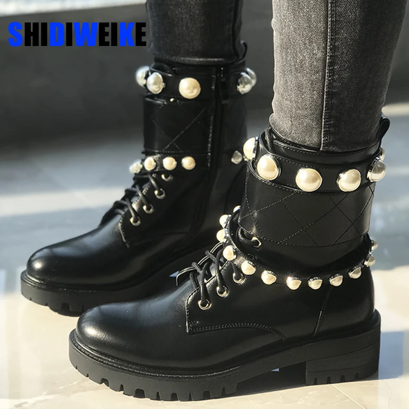 

2021 Brand New Fashion Dropship Flat Chains Pearls Winter Shoes Women Ankle Boots Cool Motorcycles Boots AC087
