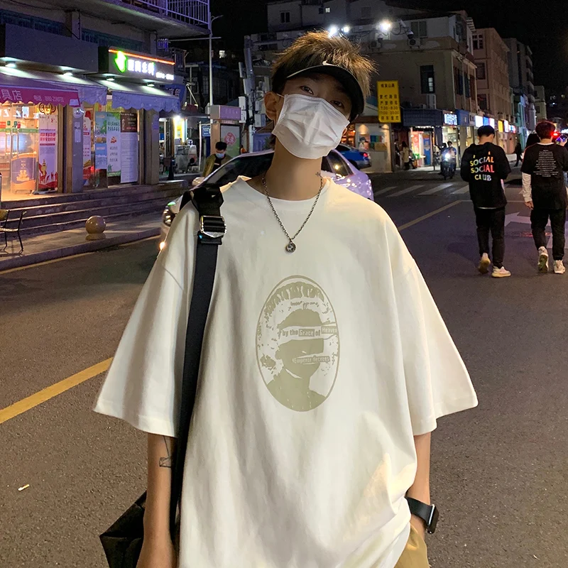 

Oversized Anime Letter Graphic Men T-shirt White Loose Japan Streetwear Clothing 2021 Cotton Summer Short Sleeve Harajuku Tops
