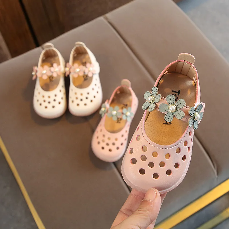 Новинка 2019 летние детские кожаные туфли для малышей сандалии с милыми цветами