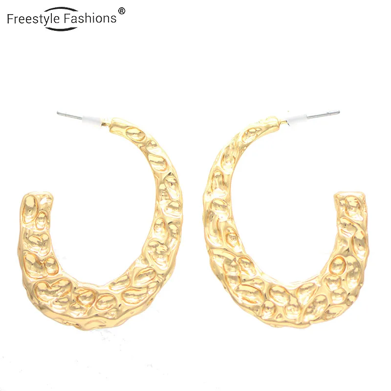 Модные трендовые серьги гвоздики из цинкового сплава с буквами C для