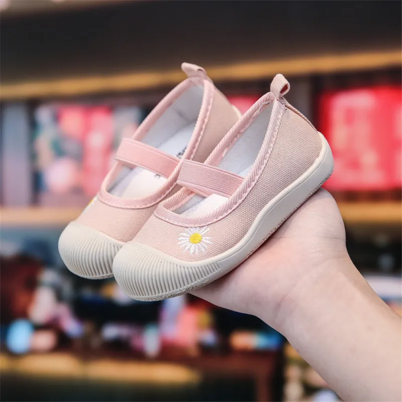 

Girls Canvas Shoes Soft Sports Shoes Kids Running Sneakers Candy Color With Cartoon Rabbit Carrots Prints Children