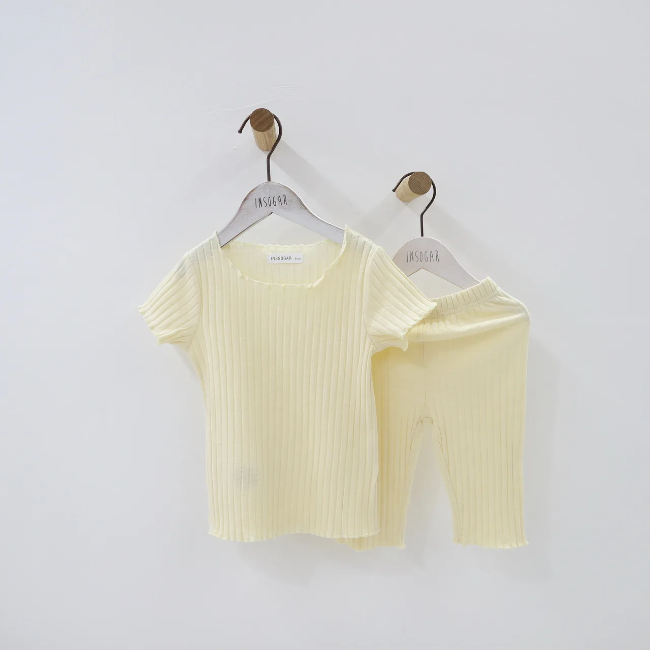 Тонкая Милая одежда для маленьких девочек летние трикотажные топы в полоску и