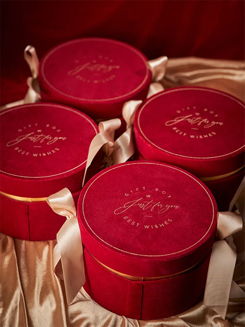 Красный круглый свадебный подарок с ручкой креативный подружки невесты на день