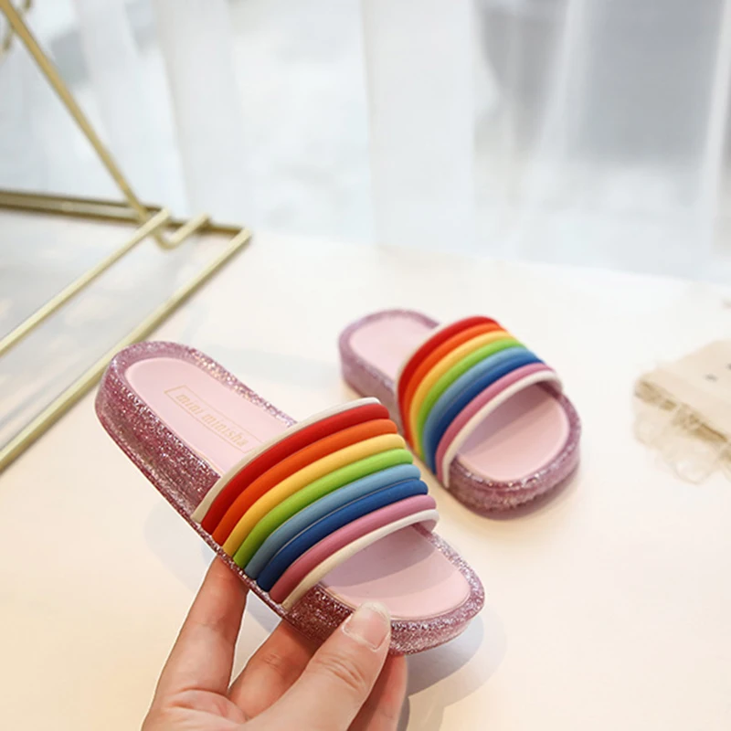 Новинка 2020 обувь для маленьких девочек симпатичные детские тапочки с радужным