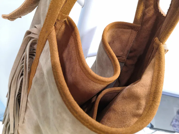 

Vintage Big Tassel Suede Women Shoulder Bag Fashion Large Capacity Bucket Bag Female Designer Hand Bags and Purses 2021 Clutch