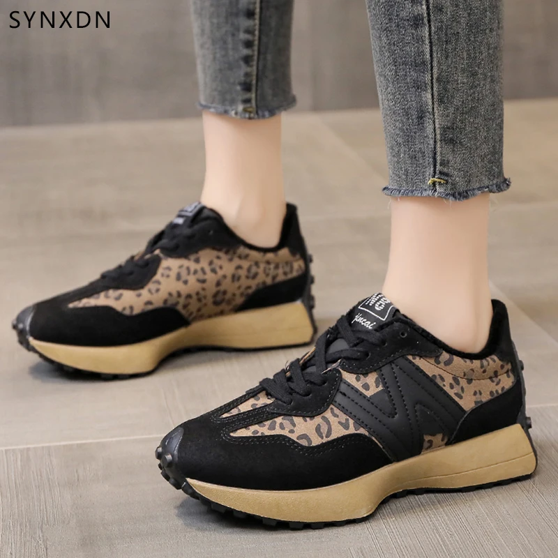 

Кроссовки SYNXDN женские леопардовые, кожа, повседневная обувь для баскетбола, толстая подошва, Вулканизированная подошва, черные
