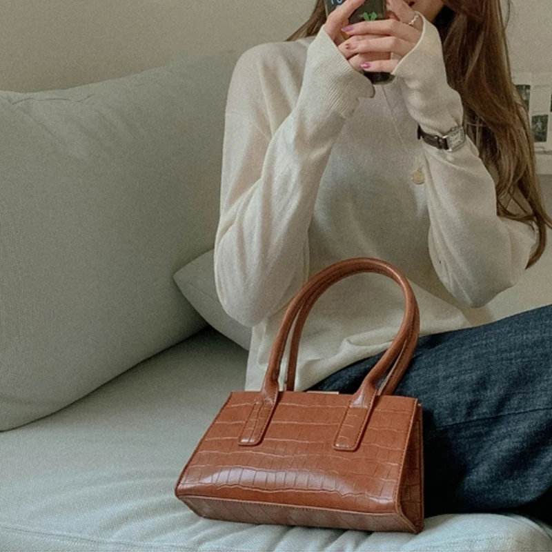 

Korean Style Spring 2021 New High Quality Crocodile Pattern Portable Single Shoulder Underarm Bag Fashion Phone Pack E071