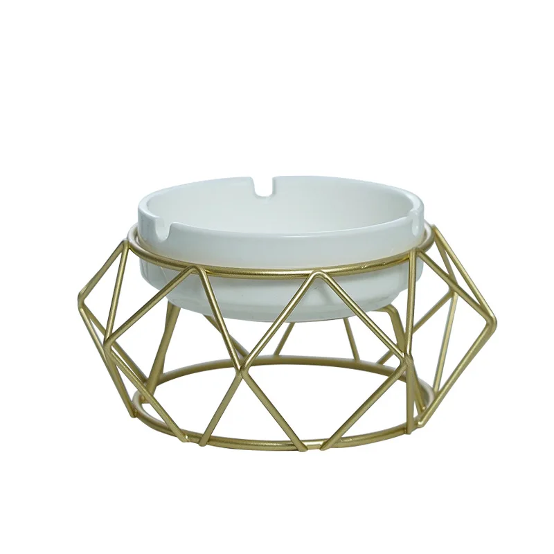 

Ceramic Golden Iron Art Ashtray Hollow Out Metal Anti-Ash Car Large Capacity Ashtray Living Room Office Decoration Gift