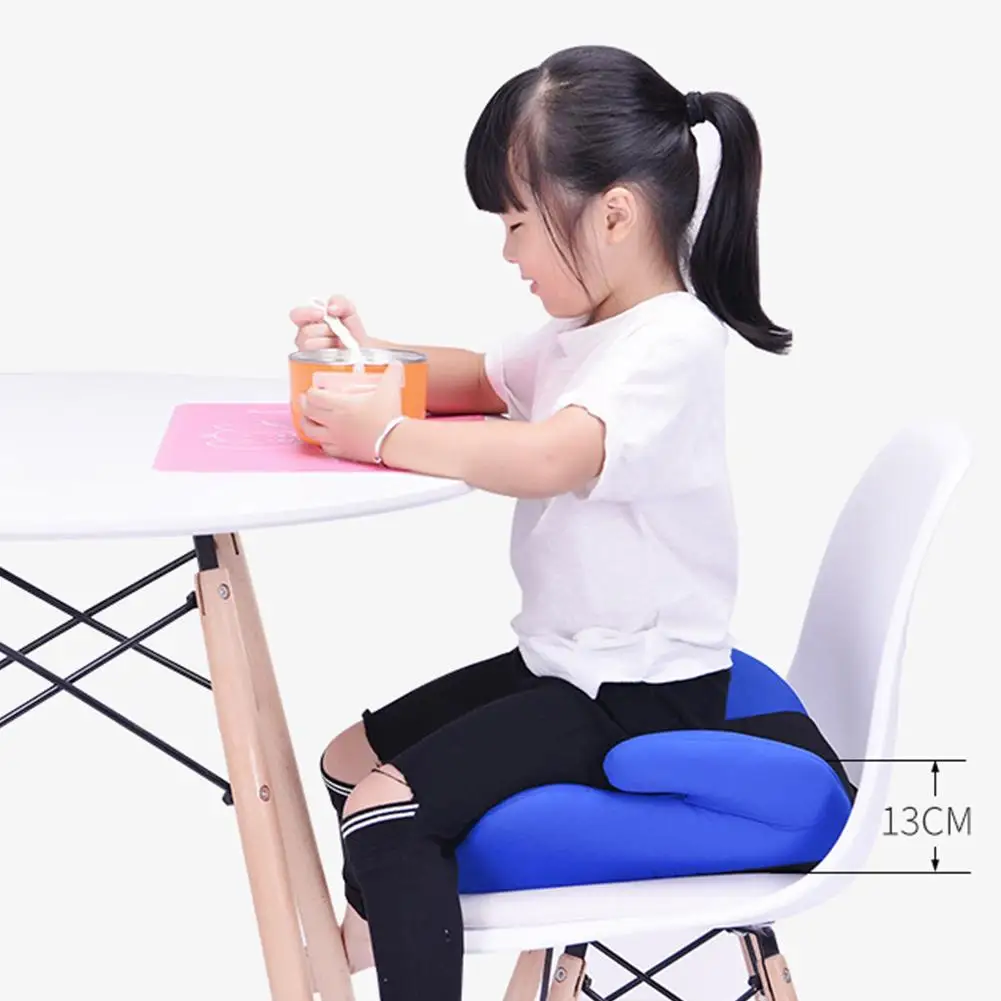 Автомобильное сиденье с открытой спиной на возраст от 6 до 12 лет| |