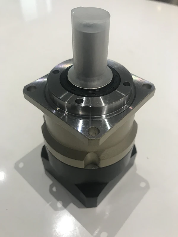 

high precision Helical gear planetary gearbox reducer ratio 3:1 to 10:1 for 60mm 400w AC servo motor input shaft 14mm