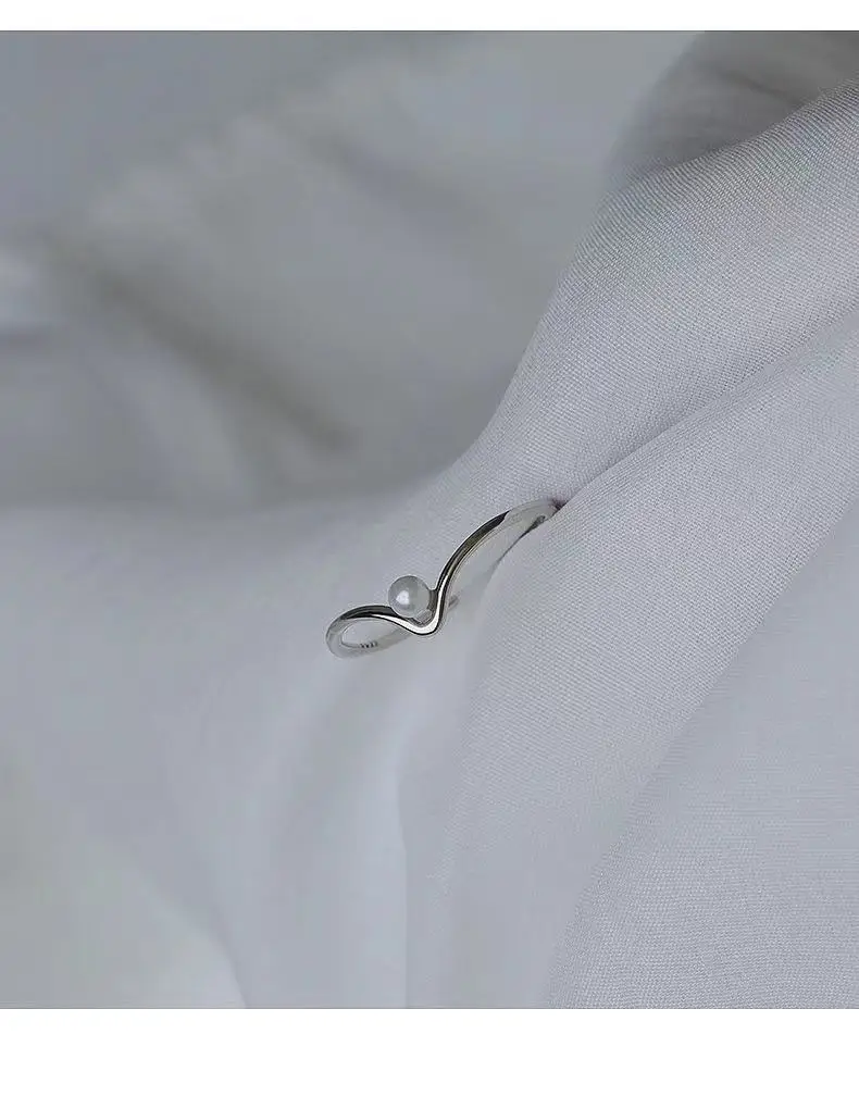 Женское кольцо с v-образным жемчугом из серебра 925 пробы | Украшения и аксессуары