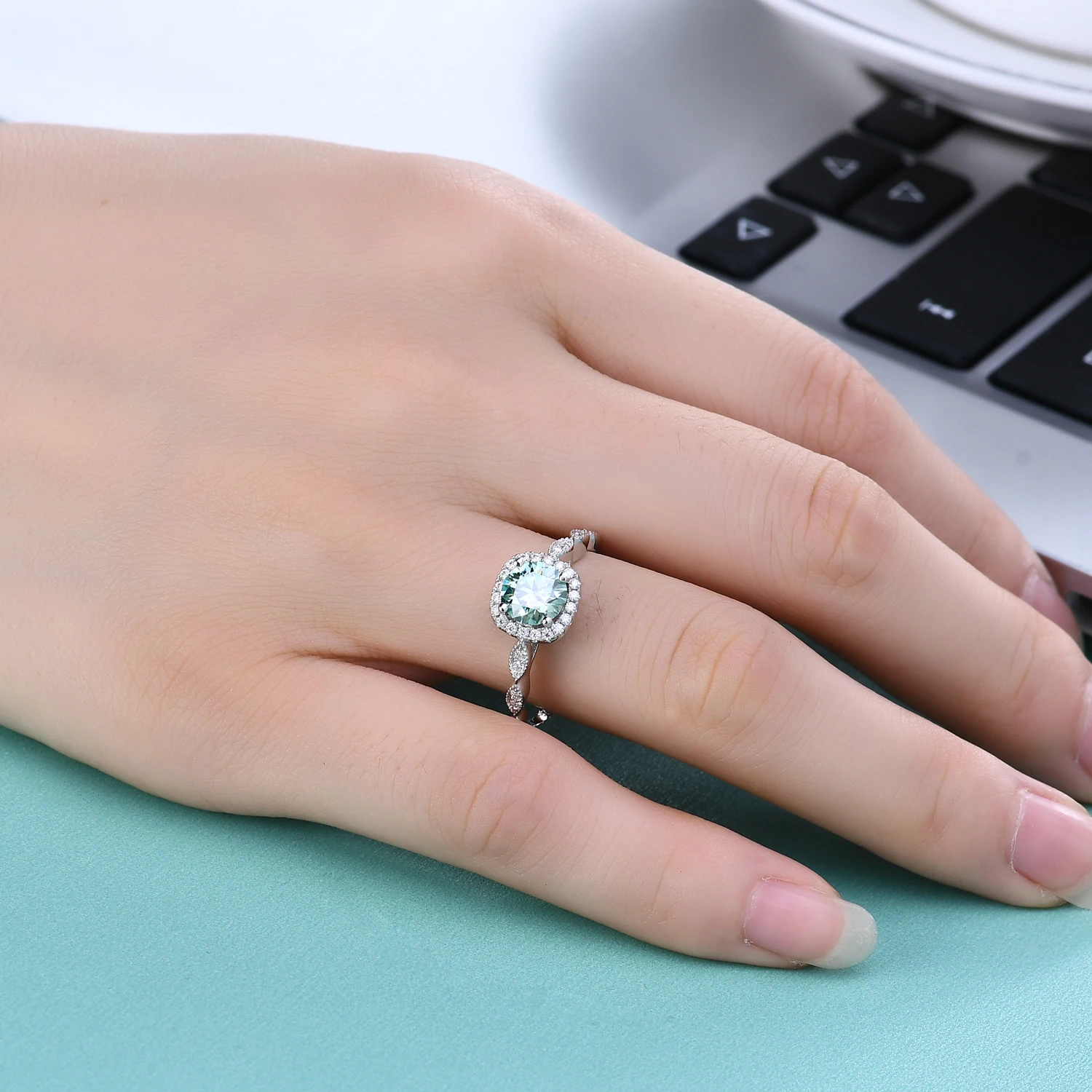 

Gem's Ballet Wedding Band Engagement Ring For Women Green Moissanite 925 Sterling Silver Diamond Classic 1ct Bijoux Femme