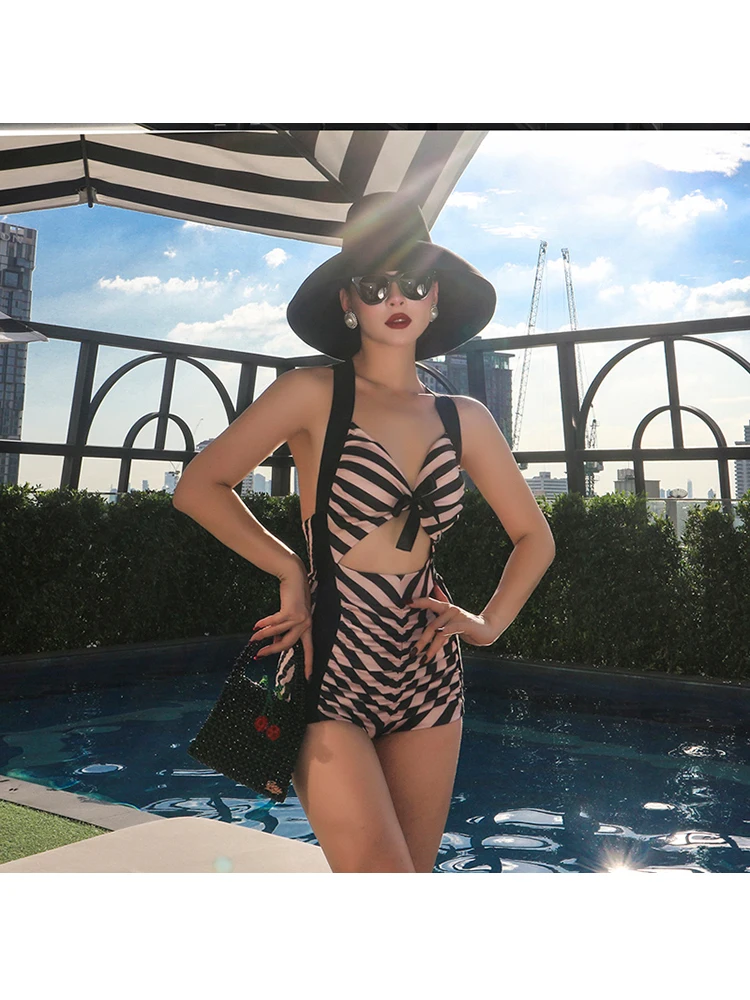 Le Palais Vintage 50s Classic Slim Pink Striped One-piece Swimsuit Women Sexy with Breast Pad Swimwear