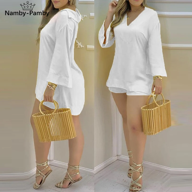 

2021 new women's two-piece solid color solid color trumpet sleeve V-neck top and shorts suit summer suit