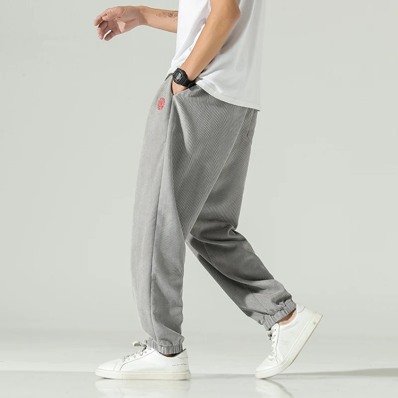 

2020 Winter Men Corduroy Pants Mens Streetwear Joggers Solid Drawstring Vintage Loose Trousers Men Casual Long Pants M-5XL