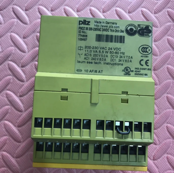 

Модуль реле безопасности PNOZX9P 777609 Новый и оригинальный