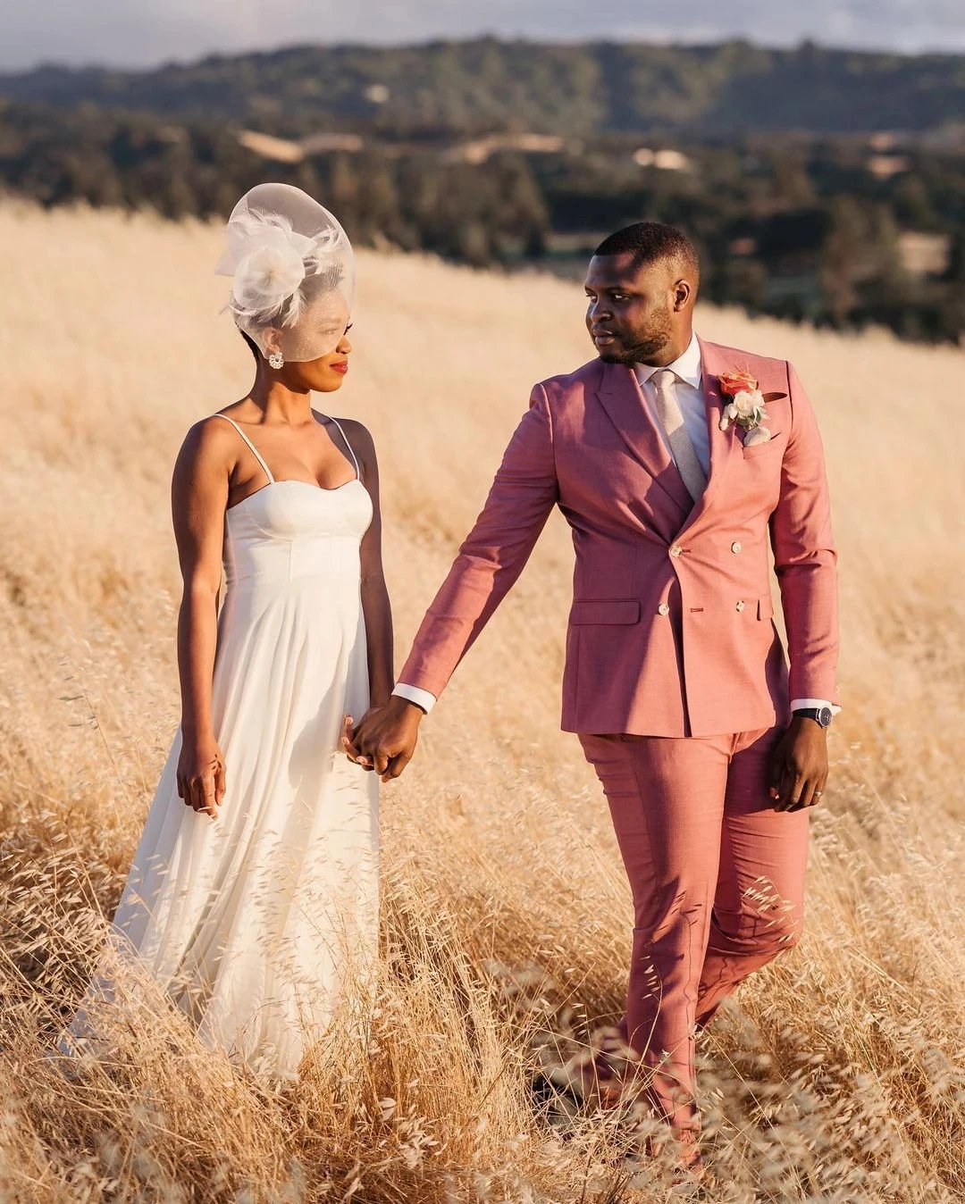 

High Quality Gray Notch Lapel Two Buttons 3 Pieces Groom Tuexdos For Wedding Formal Prom Slim Fit Suit Party Evening Blazer