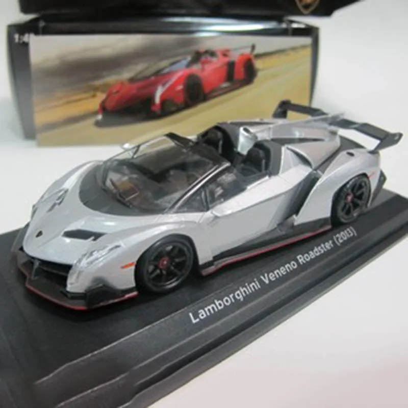 Модель автомобиля Veneno Roadster из металлического сплава, 1/43