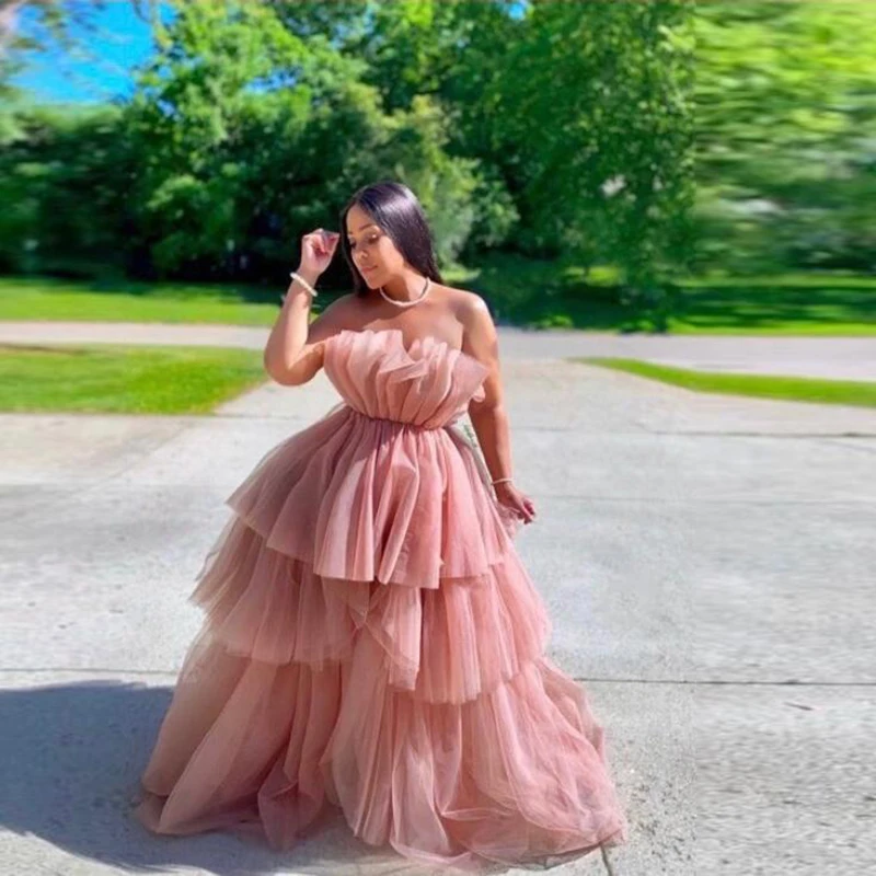 Модные длинные платья с открытыми плечами для выпускного вечера пыльного